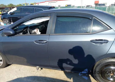 2016 Toyota Corolla Le z USA, uszkodzony, nr VIN 2T1BURHE3GC688965